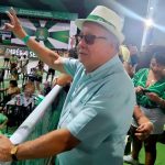O carnavalesco deputado Dionísio Lins vai ter que disputar o voto do mundo do samba com o neto de Luizinho Drumond, João Felipe Drumond, diretor da Liesa: daí a tentativa de levar mais três escolas da Série Ouro para o Grupo Especial
