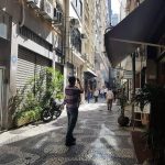 A Travessa do Ouvidor, ponto turístico no Centro do Rio, tem um dos imóveis desapropriados pelo prefeito Eduardo Paes nesta terça-feira (26): requalificação de áreas históricas da cidade
