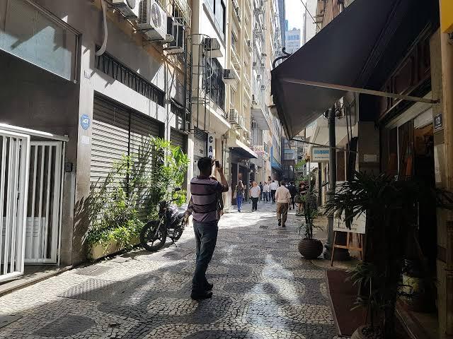 A Travessa do Ouvidor, ponto turístico no Centro do Rio, tem um dos imóveis desapropriados pelo prefeito Eduardo Paes nesta terça-feira (26): requalificação de áreas históricas da cidade