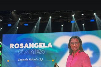 Secretária de Desenvolvimento Social e Direitos Humanos do Estado do Rio, Rosangela Gomes foi homenageada na festa de 20 anos do Republicanos