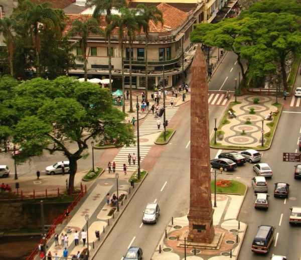 Em Petrópolis, a turma da política já aponta os pré-candidatos a deputado estadual e federal, mas teme que a pulverização de aspirantes reduza a chance de eleger parlamentares da cidade