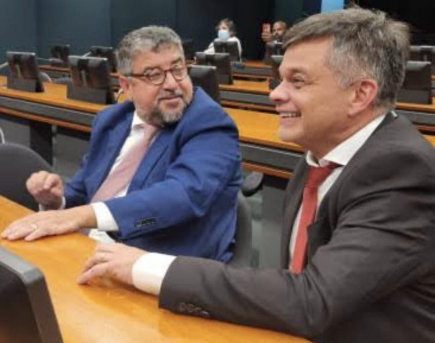 Washington Quaquá e Dimas Gadelha, ambos do PT do Rio, são os autores do projeto dos royalties solidários, que passou pela Comissão de Tributação e Finanças nesta quarta-feira (27)