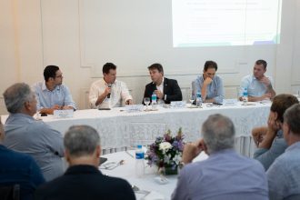 Participantes de um debate realizado nesta quinta-feira (28), no Sindicato da Construção Civil (Sinduscon-Rio), pediram alinhamento da legislação sobre Habitação de Interesse Social no Rio