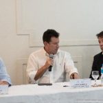 O vereador Pedro Duarte (à esquerda), na reunião, com o presidente do Sindicato da Construção Civil (Siinduscon-Rio), Claudio Hermolin, e o presidente da Câmara, Carlo Caiado: projeto de lei para fazer valer a lei correta, o Plano Diretor