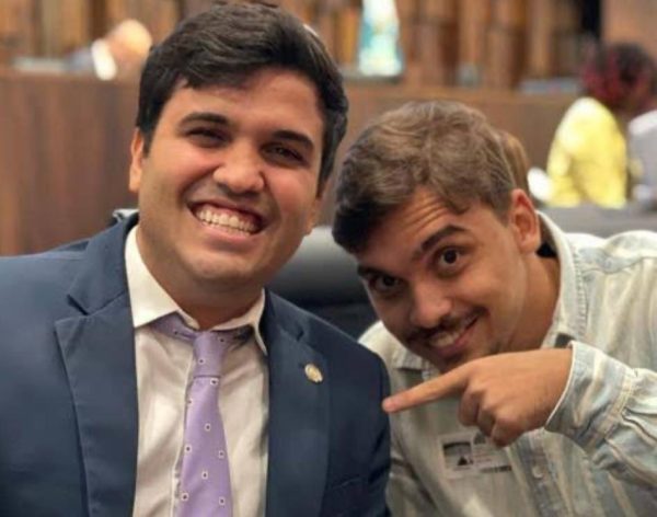 O secretário de Educação, Renan Ferreirinha, e o de Defesa do Consumidor, João Pires: integrantes do primeiro escalão do governo de Eduardo Paes e antigos aliados andam trocando cotoveladas pelos eleitores de Jacarepaguá