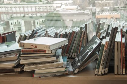 books 5372392 1280