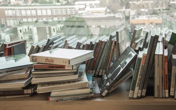 O 'boom' do mercado literário: título de Capital Mundial do Livro e eventos impulsionam vendas no Rio 48 O ‘boom’ do mercado literário: título de Capital Mundial do Livro e eventos impulsionam vendas no Rio