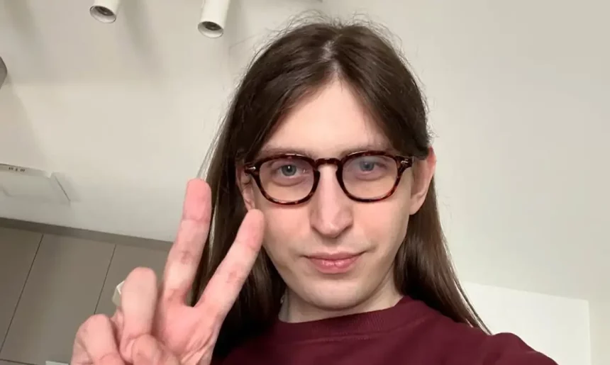 Discussão sobre adultização de menores, levantada por youtuber Felca, chega à Alerj