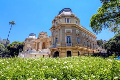 Magia está no ar no estado e saldo inferior a um salário mínimo vira novos 11 cargos