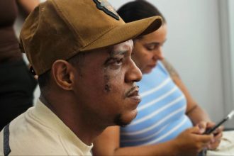 Vereadores levam ao MP denúncia de agressão a dançarino dos Hawaianos