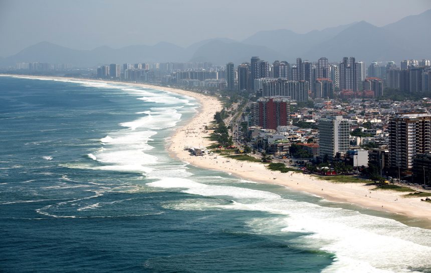 MPF aciona Justiça contra privatização da Praia da Barra e pede demolição de estruturas irregulares