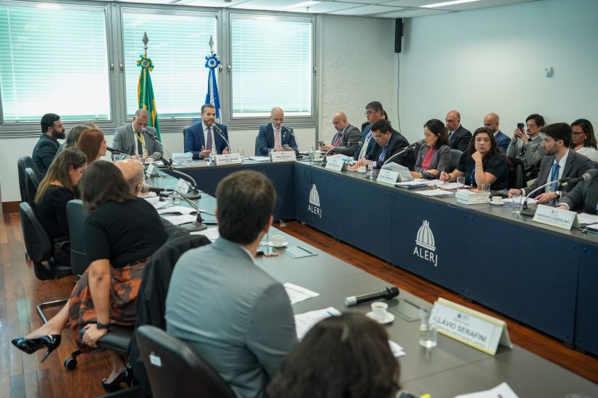 Alerj: comissão aprova constitucionalidade de proposta que prevê uso de royalties do Rioprevidência para pagar dívidas com a União