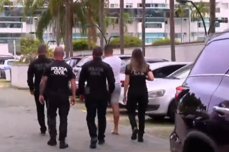 'Profeta' das redes é alvo de operação policial contra call center que cobrava até R$ 1,5 mil por orações