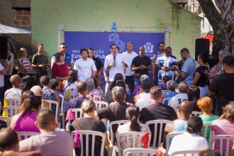 Prefeitura entrega 130 registros de imóveis em duas favelas de Realengo