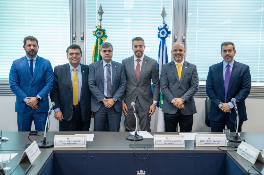 Comissão da Alerj aprova nomes indicados por Castro para a Agenersa