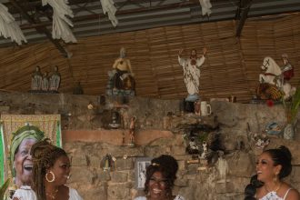 Festival Brasil Ancestral leva Tia Surica, Jongo da Serrinha e feijoada para a França