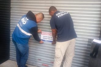 Prefeitura interdita duas lanchonetes e remove 22 estruturas no calçadão de Campo Grande