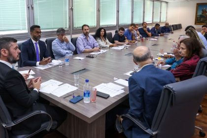 O colégio de líderes da Alerj nesta segunda-feira (01), estabeleceu o calendário de votação dos projetos enviados pelo governador Cláudio Castro: o do Refis ficou para o dia 17