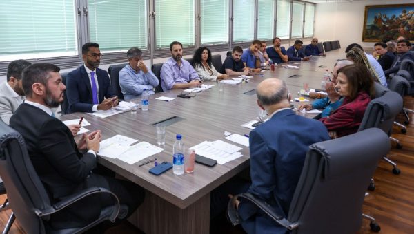 O colégio de líderes da Alerj nesta segunda-feira (01), estabeleceu o calendário de votação dos projetos enviados pelo governador Cláudio Castro: o do Refis ficou para o dia 17
