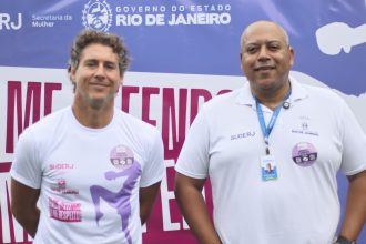 Judoca Flávio Canto dá aula gratuita de defesa pessoal a mulheres na Rocinha