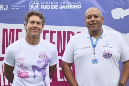 Judoca Flávio Canto dá aula gratuita de defesa pessoal a mulheres na Rocinha