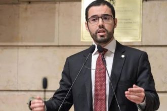O voto do vereador Pedro Duarte está no centro da discussão no partido Novo: liberal na economia e nos costumes