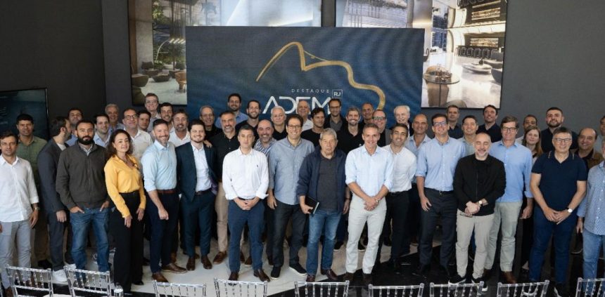 Dirigentes de empresas do mercado imobiliário elegeram o novo presidente da Ademi-RJ e comemoraram os resultados do primeiro semestre