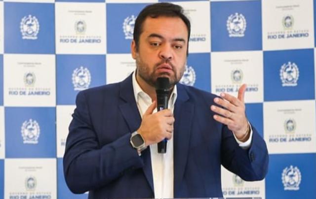 O governador Cláudio Castro (PL) desistiu de exonerar cinco secretários-deputados para que eles reassumissem seus postos na Alerj e votassem o pacotão de projetos do executivo