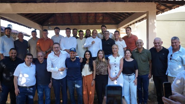 Pré-candidato a governador pelo União, Rodrigo Bacellar foi festejado pelos prefeitos do Norte-Noroeste Fluminense: aliados querem convencer o presidente da Assembleia a disputar o Senado e não o comando do Palácio Guanabara
