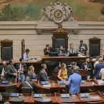 A Câmara do Rio aprovou, na noite desta terça-feira (09), o projeto da Prefeitura do Rio de revisão do cálculo da Contribuição para Custeio do Serviço de Iluminação Pública (Cosip)