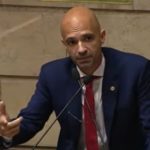 O líder do governo, Márcio Ribeiro (PSD). no comando da base: projeto do executivo que aumenta a taxa de iluminação pública foi aprovado, nas duas discussões, nas sessões extraordinárias desta terça-feira (09)