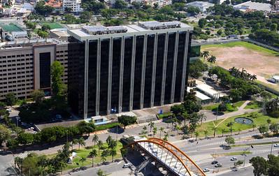 O Centro Administrativo São Sebastião está recebendo de volta os quatro secretários que votaram a favor do aumento da taxa de iluminação pública