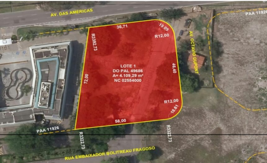 A localização privilegiada do terreno, na Barra da Tijuca, que o Previ-Rio vai leiloar com o lance mínimo de R$ 19,2 milhões