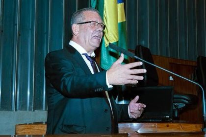 O deputado Ricardo da Karol está garantido no cargo: o ministro André Mendonça, do Tribunal Superior Eleitoral (TSE), extinguiu o processo por causa de um erro do PDT