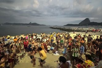 Bora lá para a Prainha da Glória, onde acontece hoje o Som do Mangue: tem ainda festival de cervejas, mega evento de arte e uma comédia de circo
