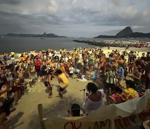 Bora lá: frevo na prainha querida dos cariocas, mais de 80 galerias de arte, comédia com gosto de circo e cerveja, muita cerveja 54 Bora lá para a Prainha da Glória, onde acontece hoje o Som do Mangue: tem ainda festival de cervejas, mega evento de arte e uma comédia de circo