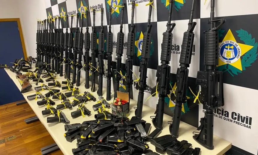 A "gratificação faroeste" que a bancada da bala da Alerj quer ressuscitar pagaria prêmio a policiais que apreendam armas de guerra, como fuzis, e "neutralizem vagabundos"