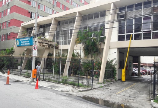 O imóvel da Rua Bambina 37, em Botafogo, que seria leiloado pelo lance mínimo de R$ 55,2 milhões: pregão foi adiado pelo Previ-Rio