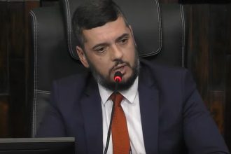 Rodrigo Bacellar faz um duro discurso e mira em Cláudio Castro, Marcelo de Menezes e Eduardo Paes