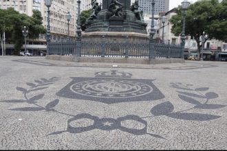 Calçada da Praça Tiradentes: revitalização está no contrato de R$ 5,5 milhões para pavimentos históricos do Centro e do Boulevard 28 de Setembro