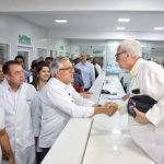 O ministro da Saúde, Alexandre Padilha, em visita ao Hospital da Posse: anúncio de um reforço de R$ 100 milhões para Nova Iguaçu