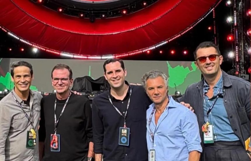 O prefeito Eduardo Paes e o vice, Eduardo Cavaliere, com os parceiros da Global Citizen e da Re:wild, no Central Park, em Nova York, no anúncio do lançamento da Rio Nature & Climate Week