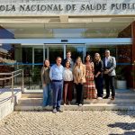 A presidente da Fundação Leão XIII, Luciana Calaça, participou de uma reunião na Escola Nacional de Saúde Pública da Universidade Nova de Lisboa, como parte dos preparativos para o 2º Summit de Integração de Cuidados de Saúde nos Países de Língua Portuguesa, previsto para acontecer em 2026, no Rio