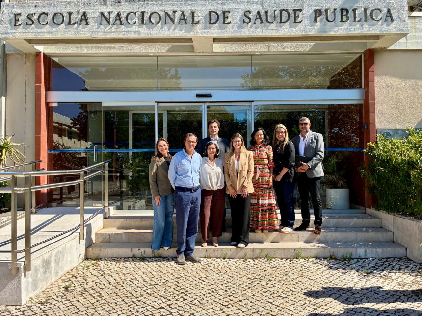 A presidente da Fundação Leão XIII, Luciana Calaça, participou de uma reunião na Escola Nacional de Saúde Pública da Universidade Nova de Lisboa, como parte dos preparativos para o 2º Summit de Integração de Cuidados de Saúde nos Países de Língua Portuguesa, previsto para acontecer em 2026, no Rio