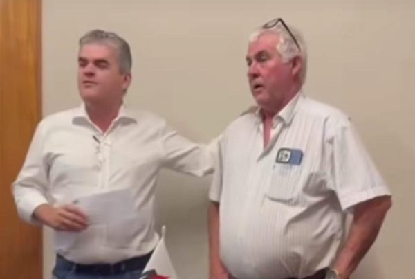 Charles Cozzolino se filia ao MDB e vai disputar eleição para deputado estadual 53 Washington Reis e Charles Cozzolino: ex-prefeito se filia ao MDB e vai disputar uma vaga de deputado estadual