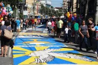 Tapete de sal nas celebrações de Corpus Christi em São Gonçalo: Assembleia aprova o feriado em segunda discussão