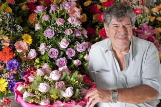 Álvaro da Camélia, o rei das flores do Rio, morre aos 84 anos