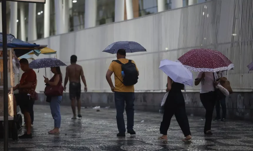 Previsão do tempo: primeiro fim de semana de setembro será de chuva no Rio