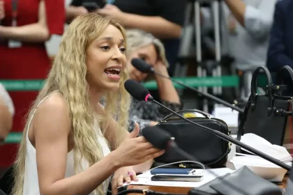 Câmara dos Vereadores concede Medalha Tiradentes à deputada Erika Hilton