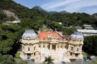 Alerj aprova proposta que obriga exibição de vídeos sobre pontos turísticos do interior em eventos do estado